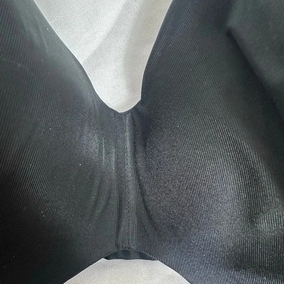 Cacique black bra size 44DD (E) - Picture 5 of 9